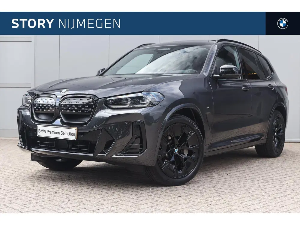 BMW iX3 High Executive uit 2024