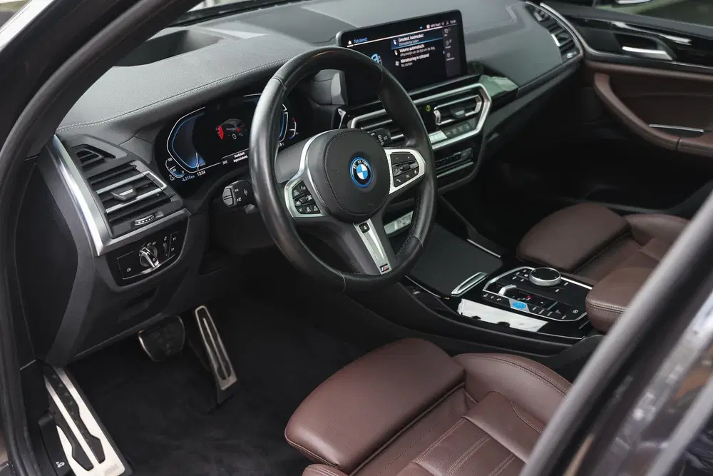BMW iX3 High Executive uit 2024, foto 10