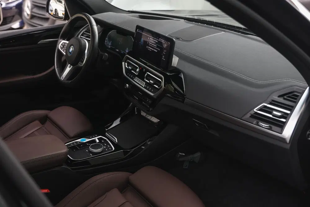 BMW iX3 High Executive uit 2024, foto 11