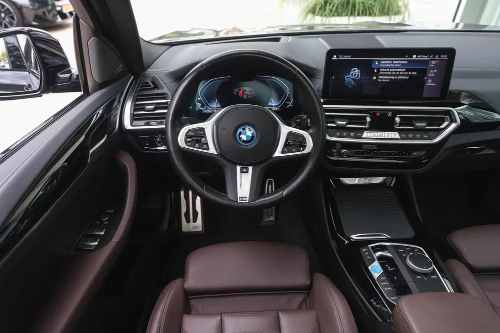 BMW iX3 High Executive uit 2024, foto 3