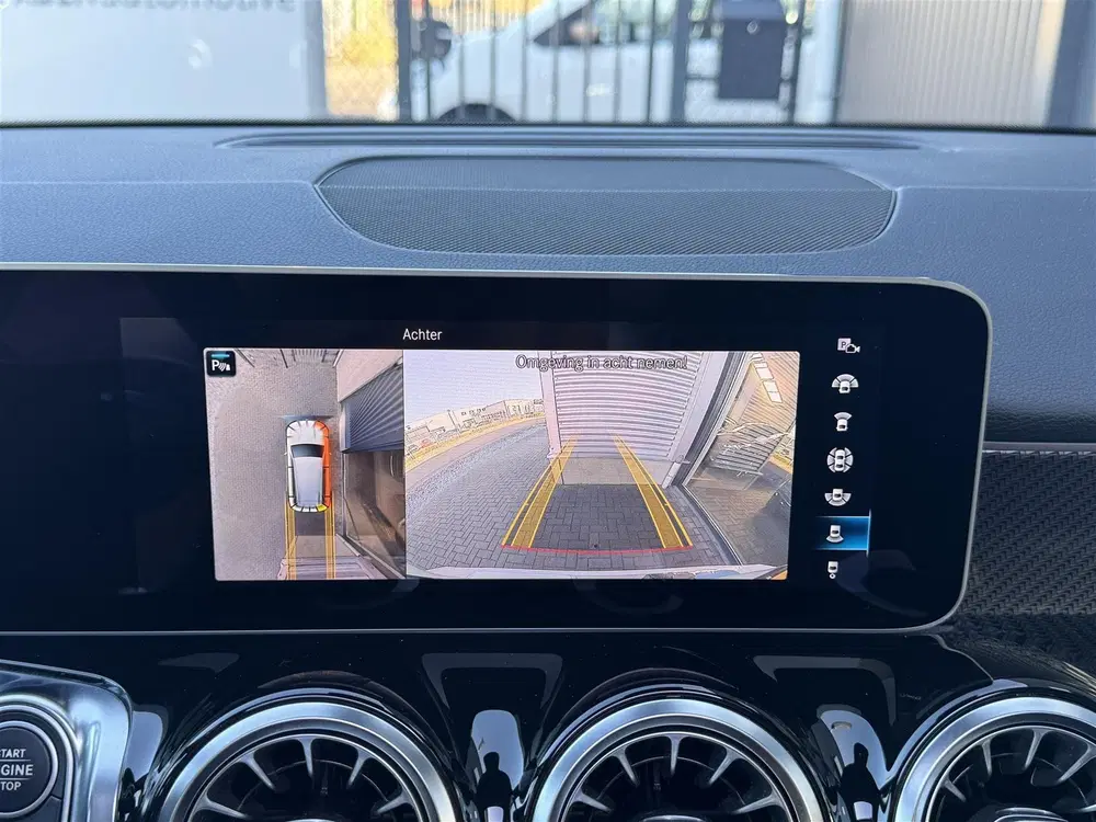 Mercedes-Benz GLB 200 Business Solution AMG (PANO uit 2020, foto 11