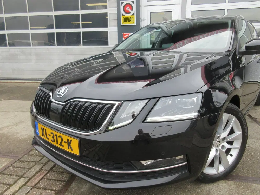 Skoda Octavia 1.0 TSI Style Business uit 2019, foto 2