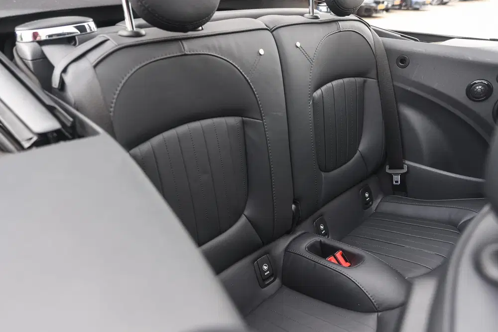 Mini Cabrio Cooper S JCW Rockingham GT Automaat uit 2023, foto 10