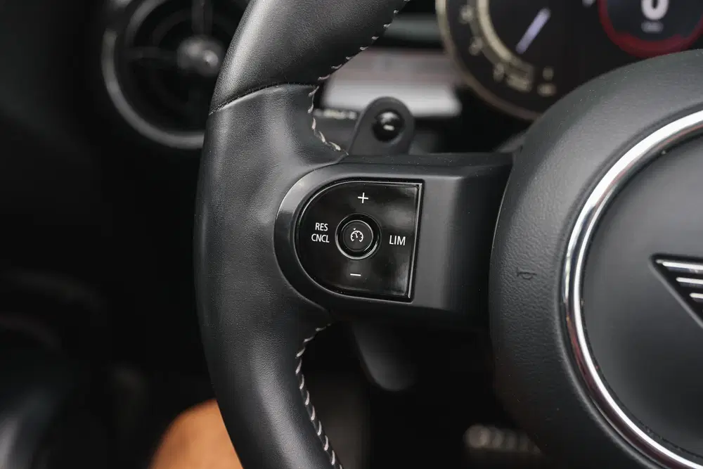 Mini Cabrio Cooper S JCW Rockingham GT Automaat uit 2023, foto 12