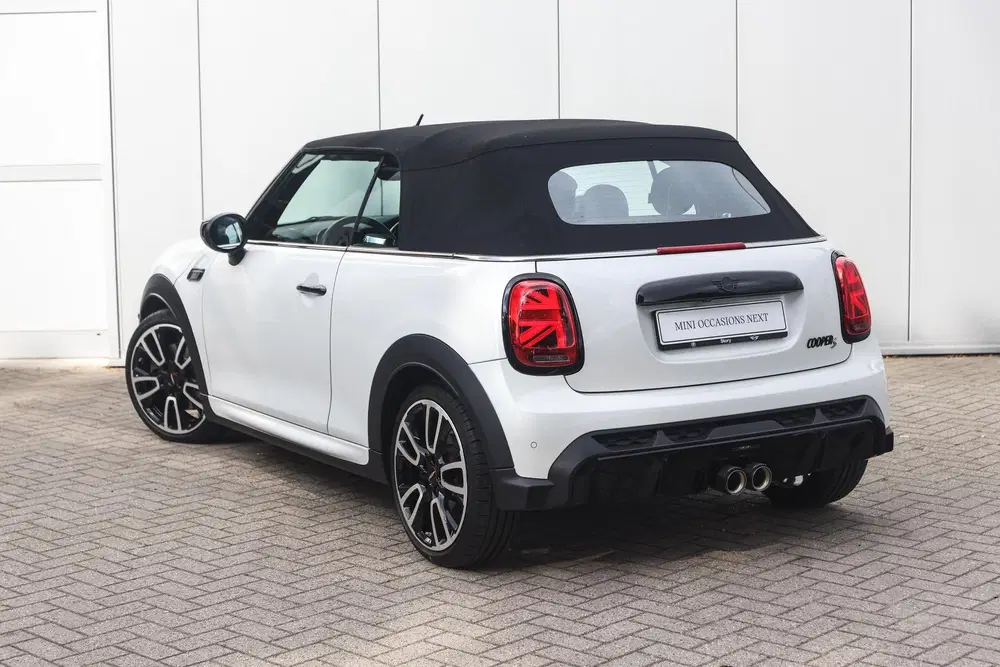 Mini Cabrio Cooper S JCW Rockingham GT Automaat uit 2023, foto 2