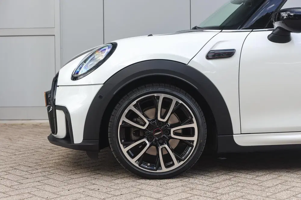 Mini Cabrio Cooper S JCW Rockingham GT Automaat uit 2023, foto 4