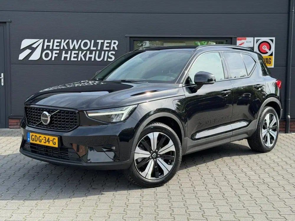 Volvo XC40 1.5 T5 Plus Dark uit 2022