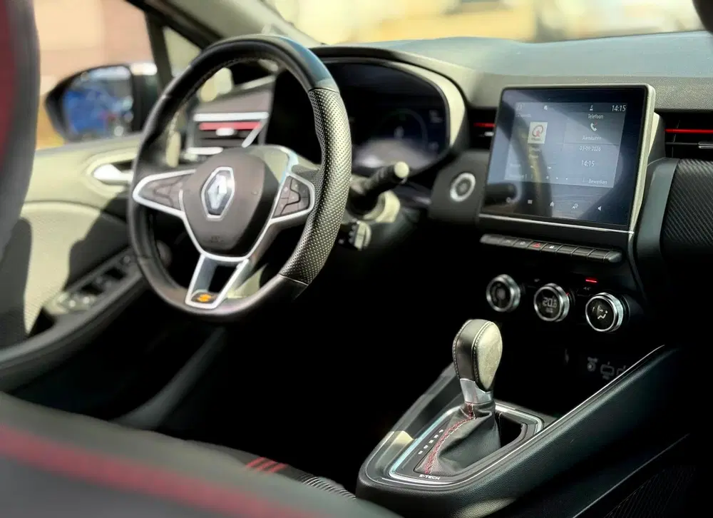 Renault Clio 1.6 E-Tech Hybrid 140 R.S. Line uit 2022, foto 4
