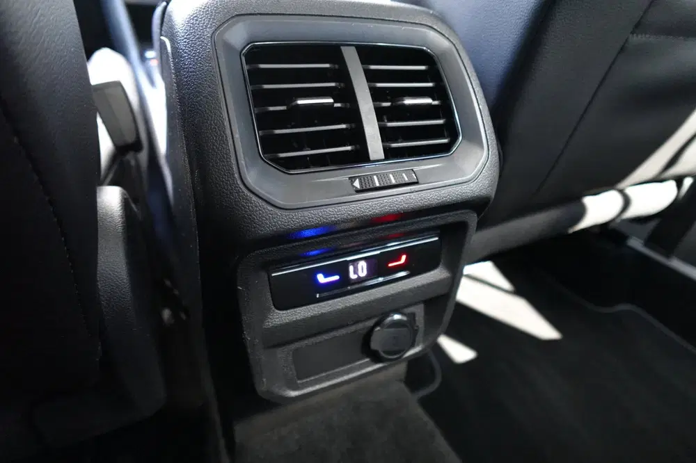 Volkswagen Tiguan 1.5 TSI R-Line PANO KEYLESS CAM uit 2023, foto 7