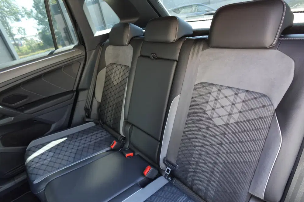 Volkswagen Tiguan 1.5 TSI R-Line PANO KEYLESS CAM uit 2023, foto 8