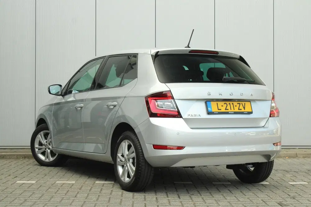 Skoda Fabia 1.0 95pk TSI DSG Ambition uit 2021, foto 13