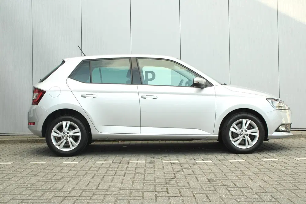Skoda Fabia 1.0 95pk TSI DSG Ambition uit 2021, foto 3