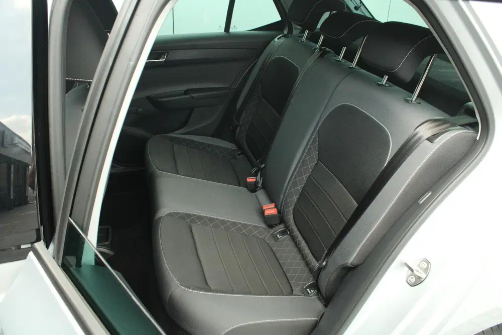 Skoda Fabia 1.0 95pk TSI DSG Ambition uit 2021, foto 6