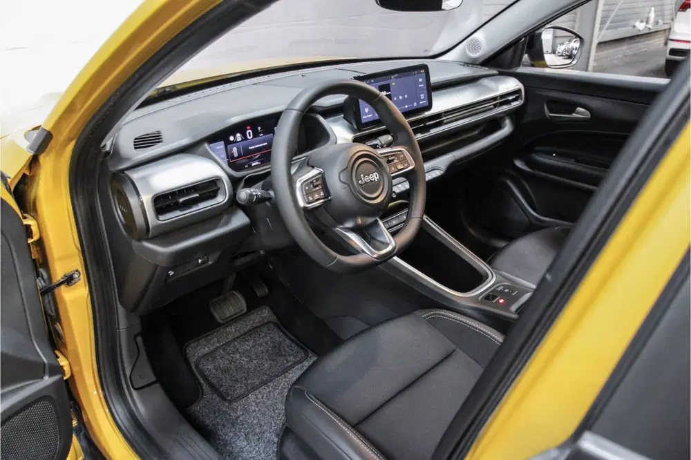 Jeep Avenger 1.2 e-Hybrid Altitude uit 2025, foto 7