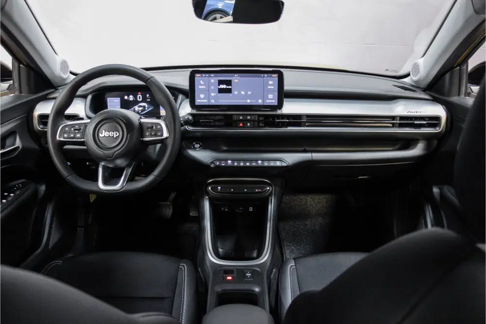 Jeep Avenger 1.2 e-Hybrid Altitude uit 2025, foto 8