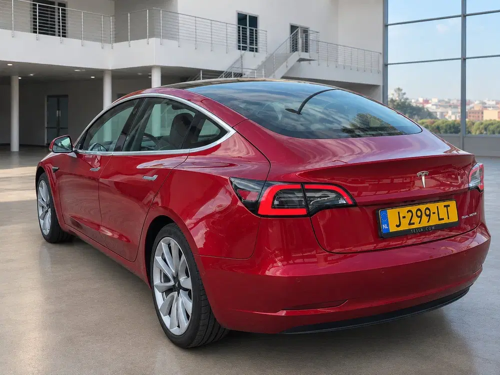 Tesla Model 3 Long Range AWD 75 kWh uit 2020, foto 3