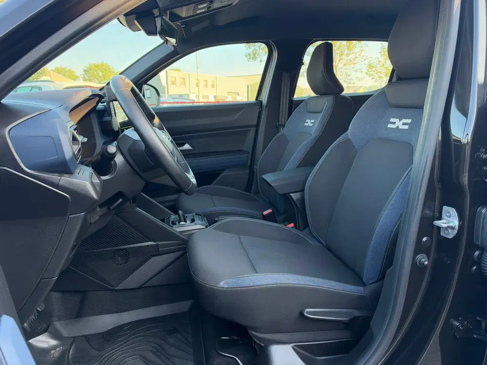 Dacia Duster 1.6 Hybrid 140 Expression uit 2025, foto 9