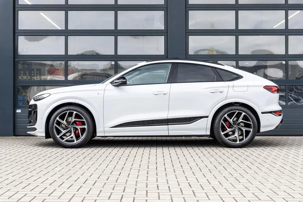 Audi Q6 e-tron 252pk S Edition 83 kWh uit 2026, foto 12
