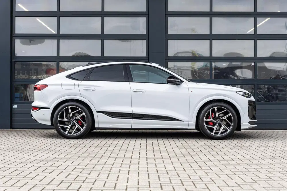 Audi Q6 e-tron 252pk S Edition 83 kWh uit 2026, foto 3