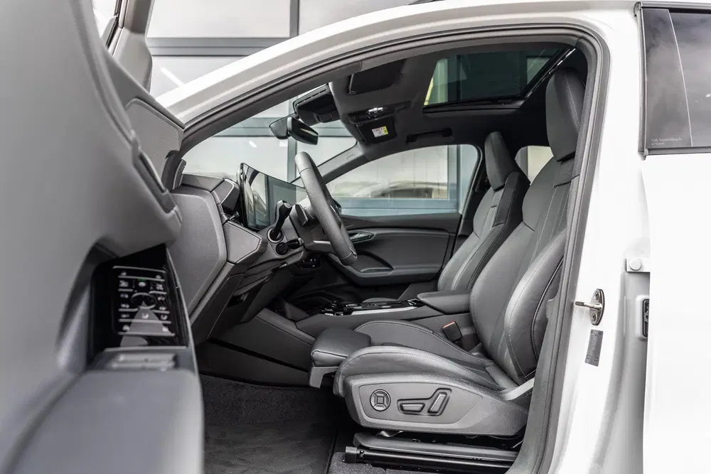 Audi Q6 e-tron 252pk S Edition 83 kWh uit 2026, foto 4
