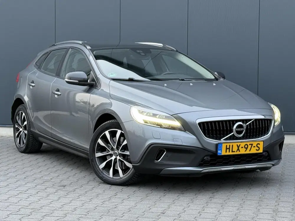 Volvo V40 Cross Country 2.0 D2 Nordic+ Full Led uit 2019, foto 2