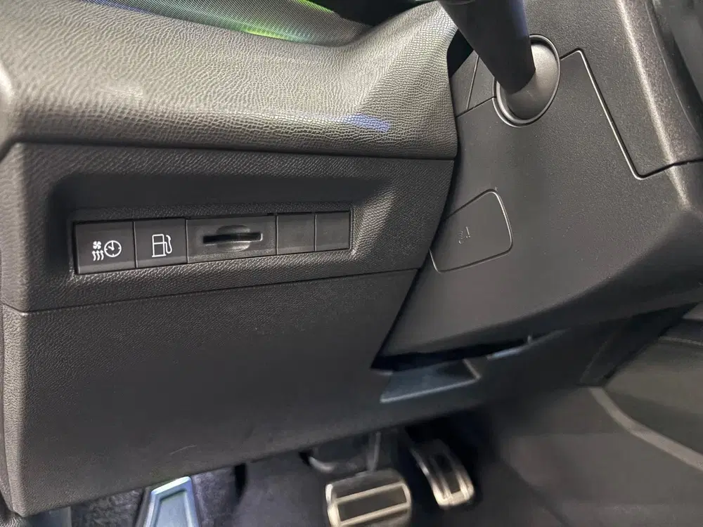 Peugeot 308 1.6 Plug-in Hybrid 180 GT Panoramadak Navi uit 2025, foto 15