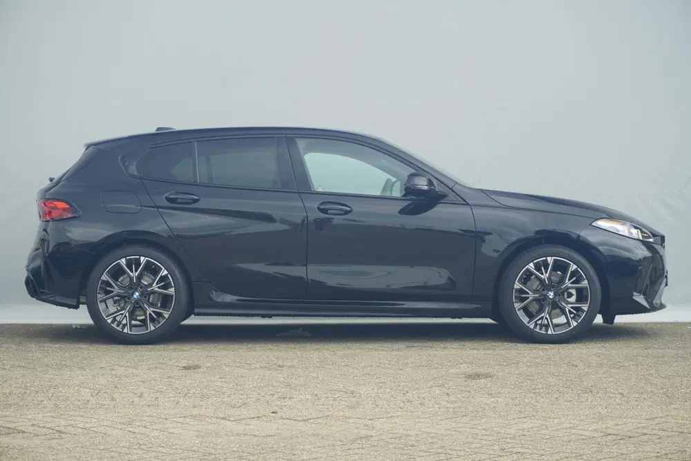 BMW 1-serie 5-deurs 120 uit 2026, foto 6