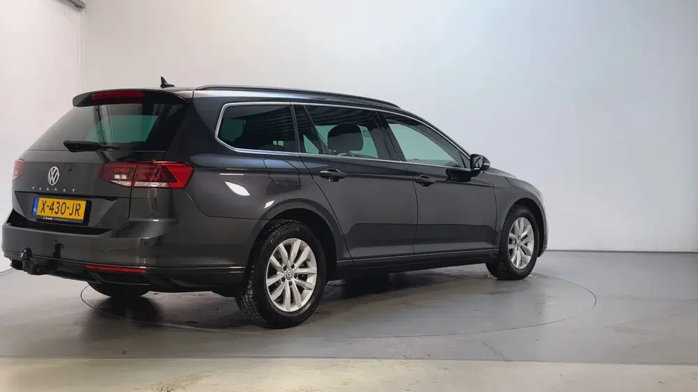 Volkswagen Passat 1.5 TSI 150pk DSG Comfort Business uit 2020, foto 3