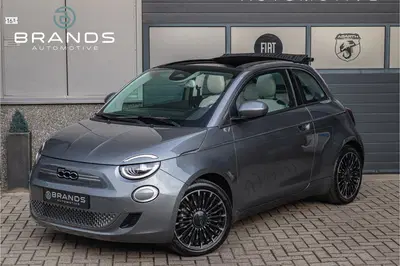 Fiat 500e 500C E La Prima 42 kWh 1e eig Full option uit 2022