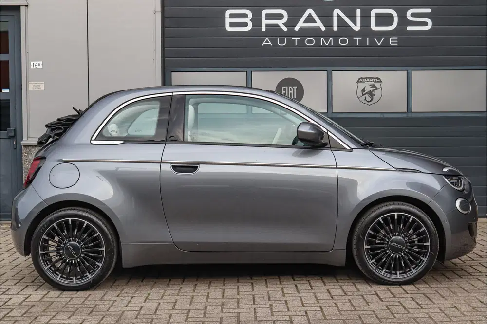 Fiat 500e 500C E La Prima 42 kWh 1e eig Full option uit 2022, foto 7