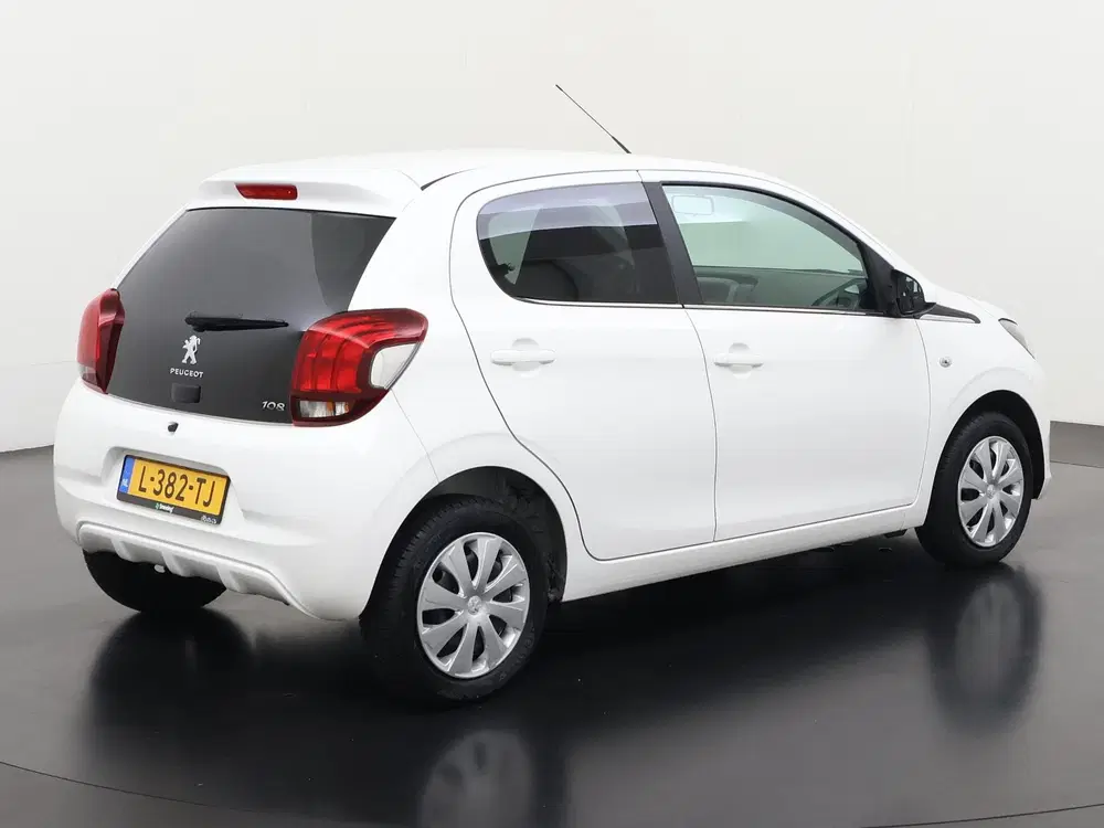 Peugeot 108 1.0 e-VTi Active uit 2021, foto 4