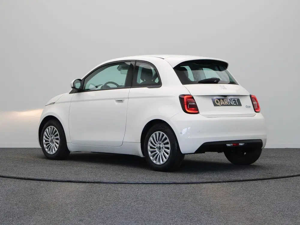 Fiat 500e Icon uit 2023, foto 2
