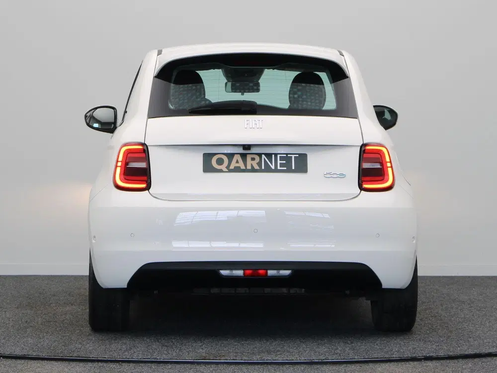 Fiat 500e Icon uit 2023, foto 7