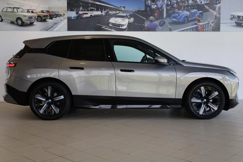 BMW iX xDrive40 Business Edition Plus 77 kWh uit 2023, foto 3