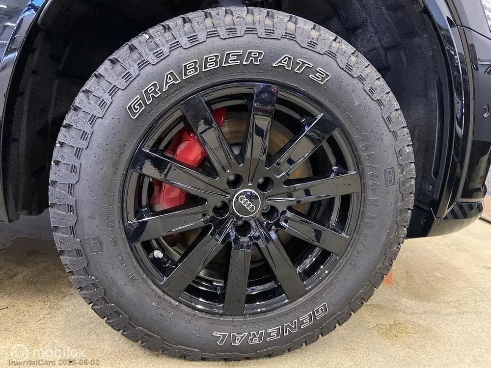 Audi Q8 e-tron 55 quattro Edition Dakar 1 of 99 uit 2024, foto 13
