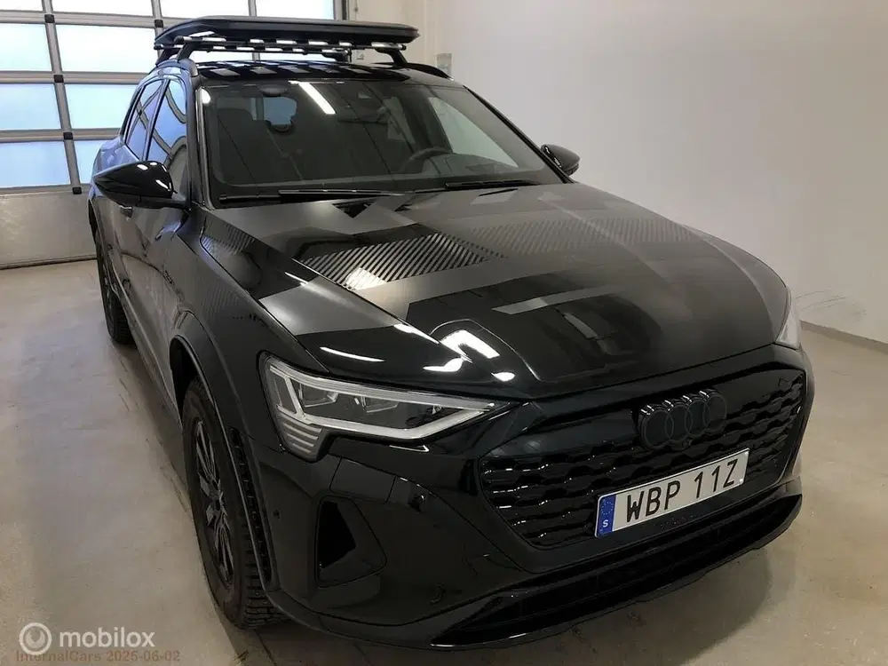 Audi Q8 e-tron 55 quattro Edition Dakar 1 of 99 uit 2024, foto 2
