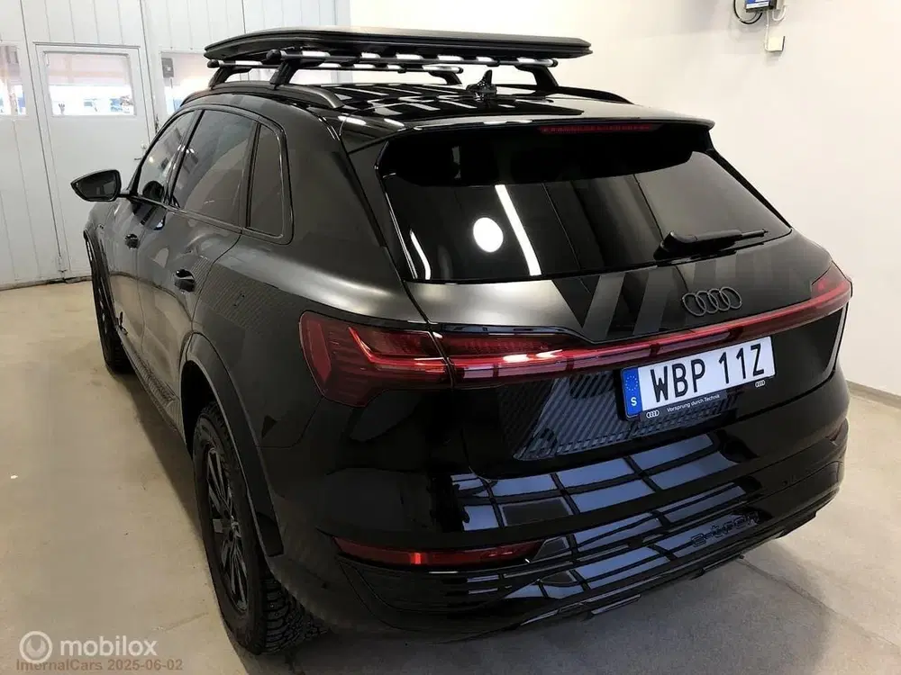 Audi Q8 e-tron 55 quattro Edition Dakar 1 of 99 uit 2024, foto 3