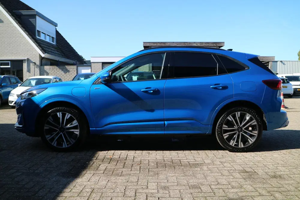 Ford Kuga 2.5 PHEV ST-Line X uit 2025, foto 3