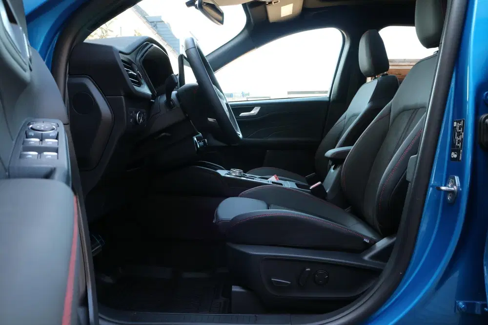 Ford Kuga 2.5 PHEV ST-Line X uit 2025, foto 8
