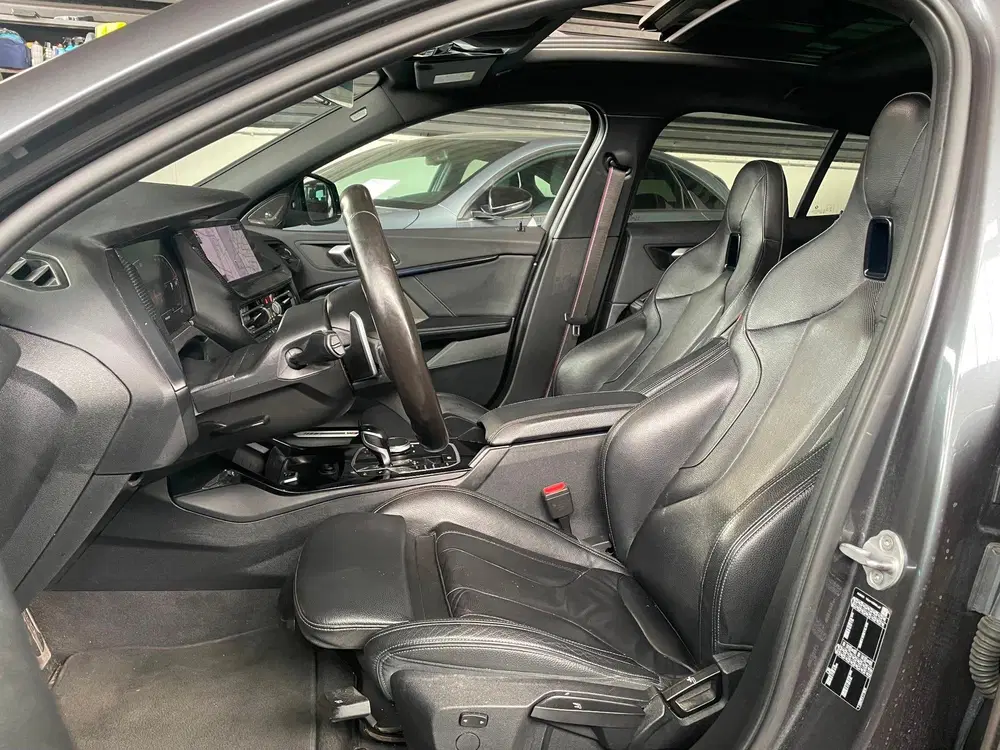 BMW 1-serie 120i High Executive Edition M PANO CAMERA uit 2021, foto 10