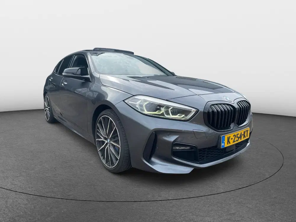 BMW 1-serie 120i High Executive Edition M PANO CAMERA uit 2021, foto 6