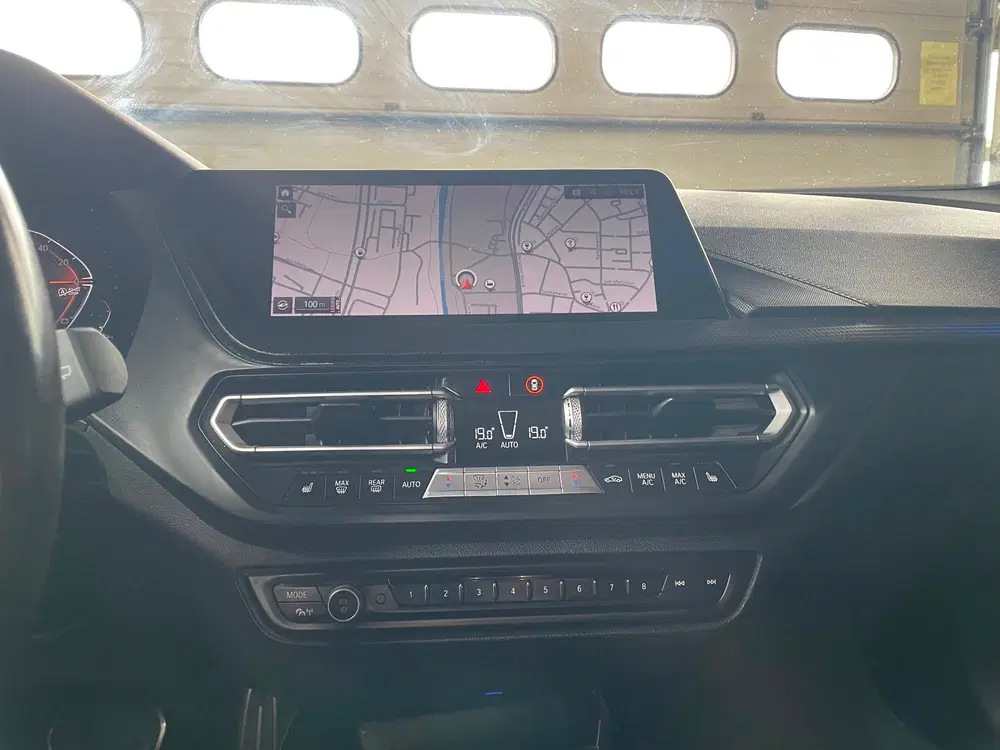 BMW 1-serie 120i High Executive Edition M PANO CAMERA uit 2021, foto 9