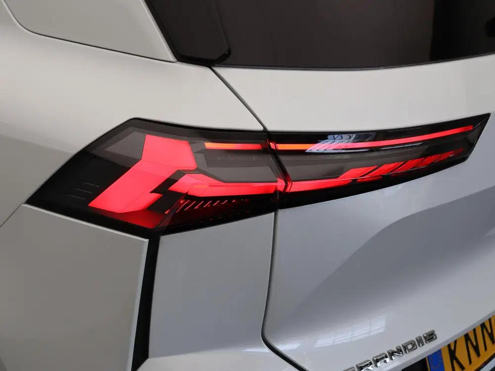 Mitsubishi Grandis 1.8 HEV Instyle uit 2026, foto 7