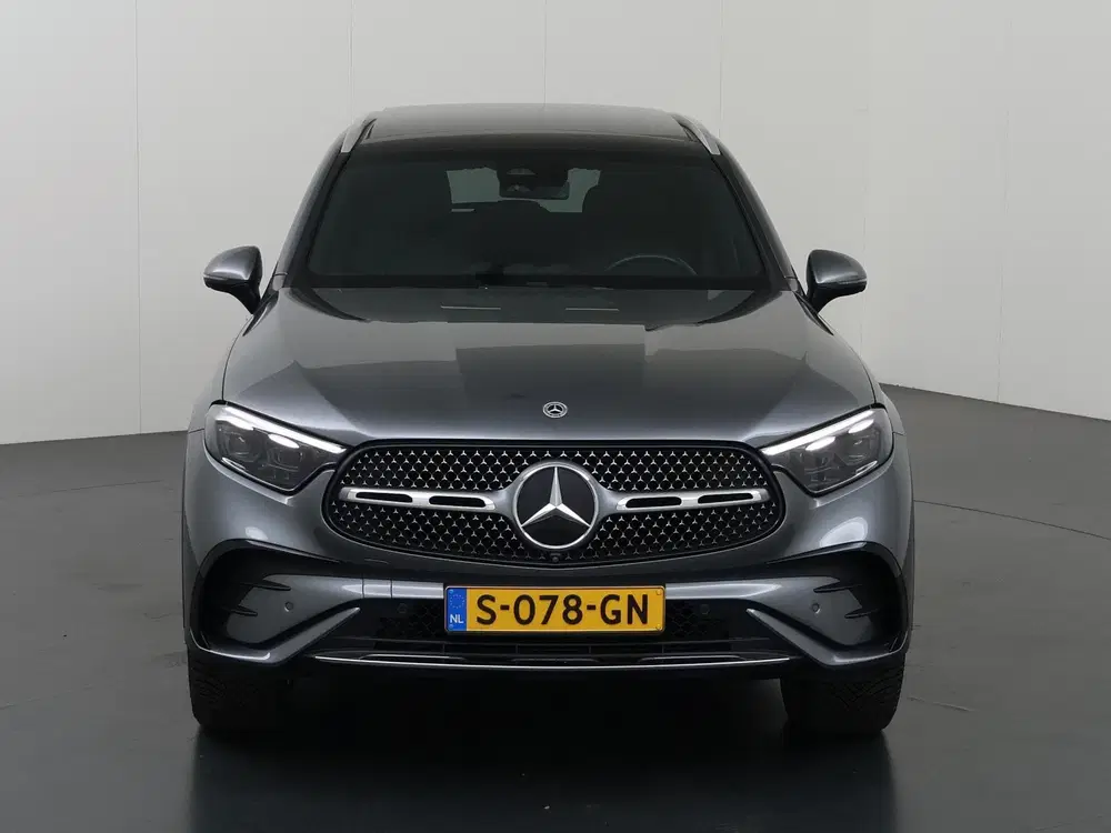 Mercedes-Benz GLC 300e 4MATIC AMG Line uit 2023, foto 3