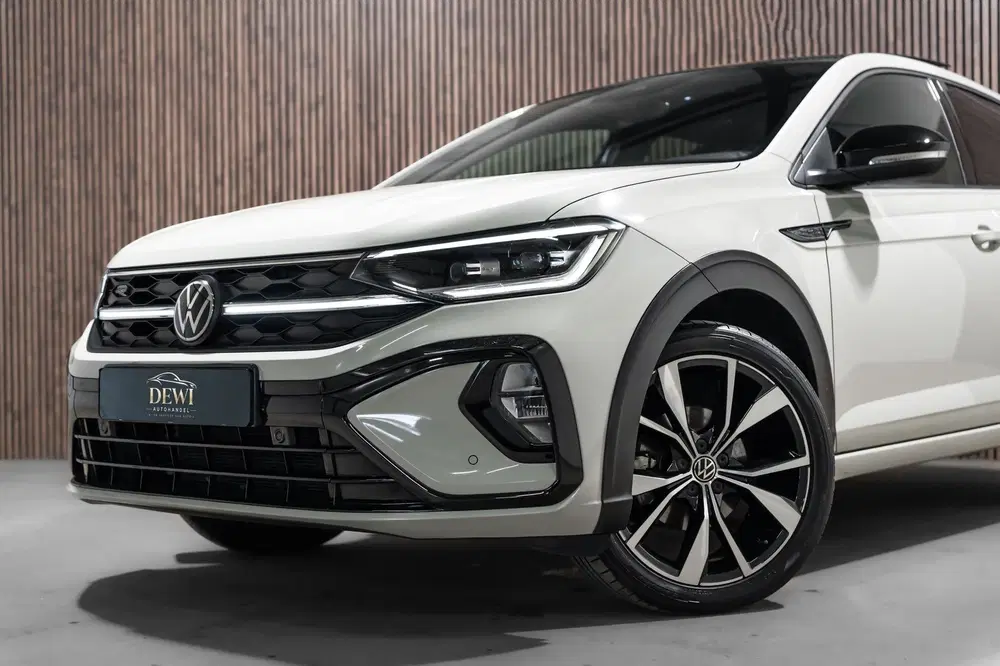 Volkswagen Taigo 1.5 TSI R-Line DSG PANO LED Keyless IQ uit 2023, foto 2