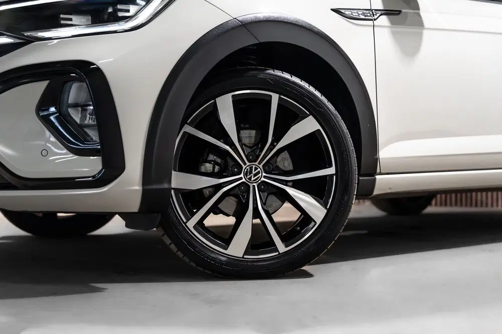 Volkswagen Taigo 1.5 TSI R-Line DSG PANO LED Keyless IQ uit 2023, foto 3