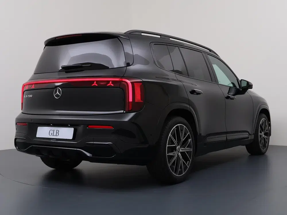 Mercedes-Benz GLB 200 Business Solution AMG uit 2026, foto 2