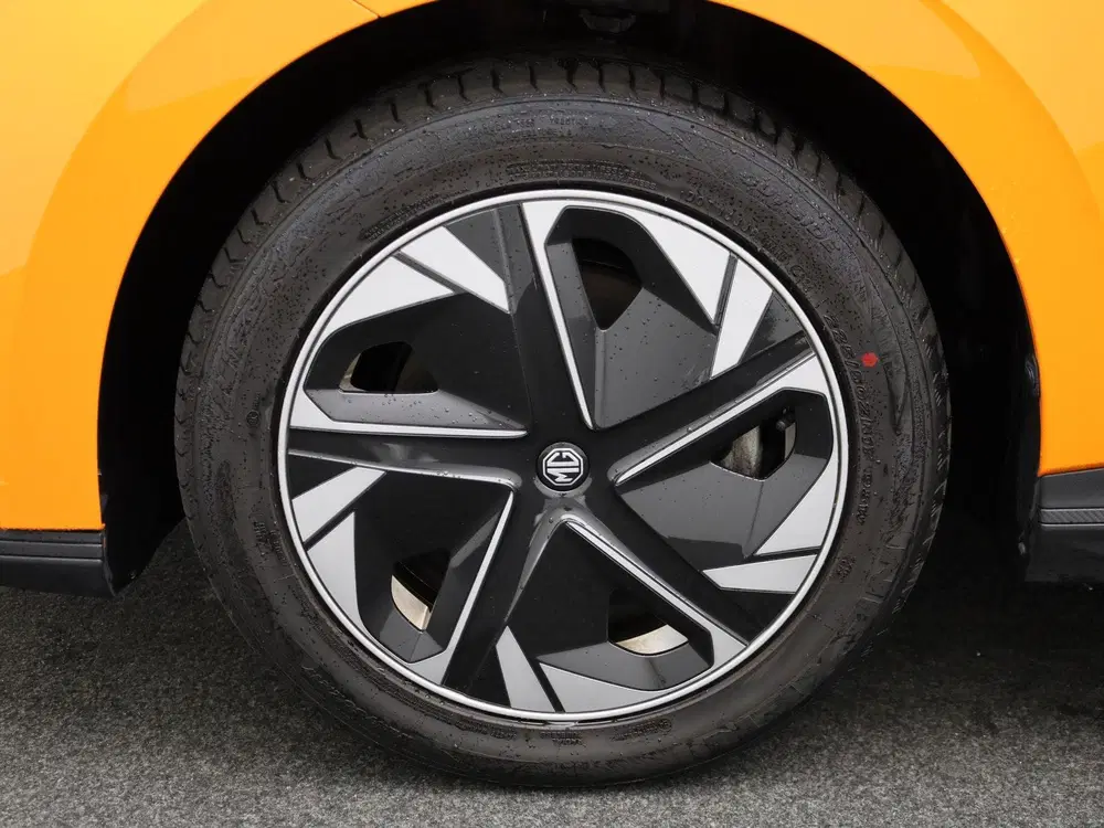 MG MG4 Luxury 64 kWh uit 2022, foto 15