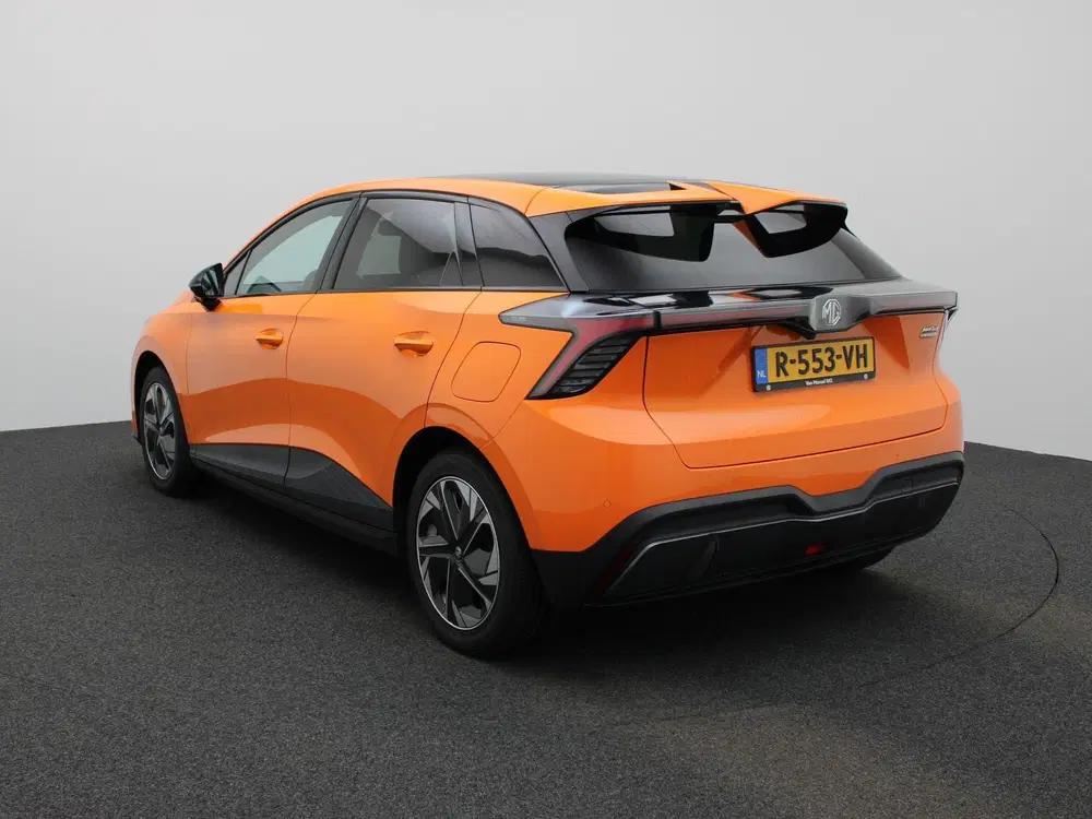 MG MG4 Luxury 64 kWh uit 2022, foto 2