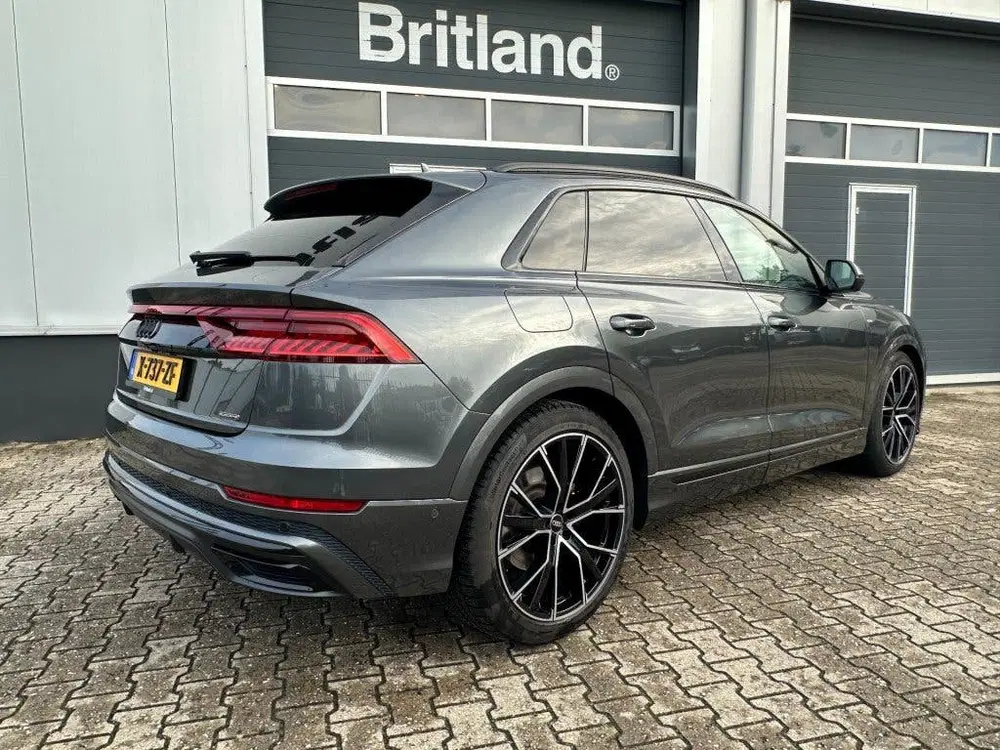 Audi Q8 55 TFSI e Quattro S-Line 2021 *RS stoelen uit 2021, foto 2
